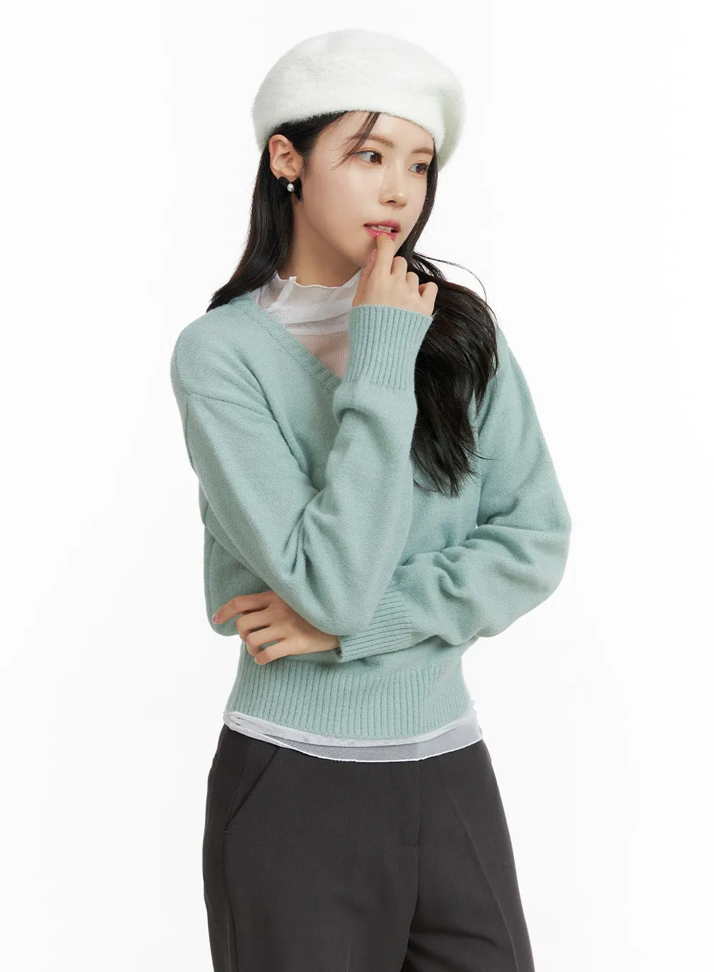 V-Neck Knit Sweater OF408