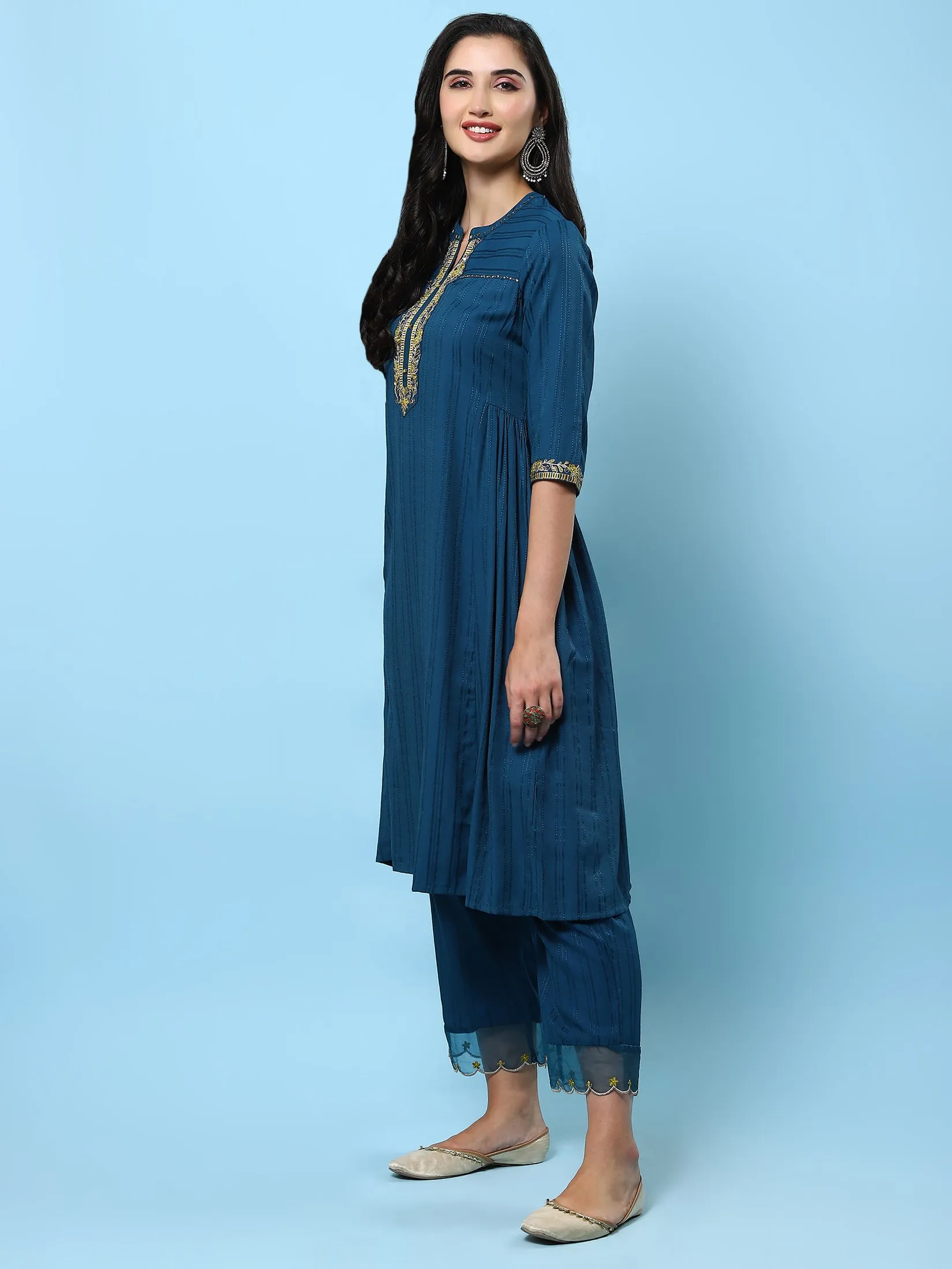 Women Blue Embroidered Kurta With Comfort Pant