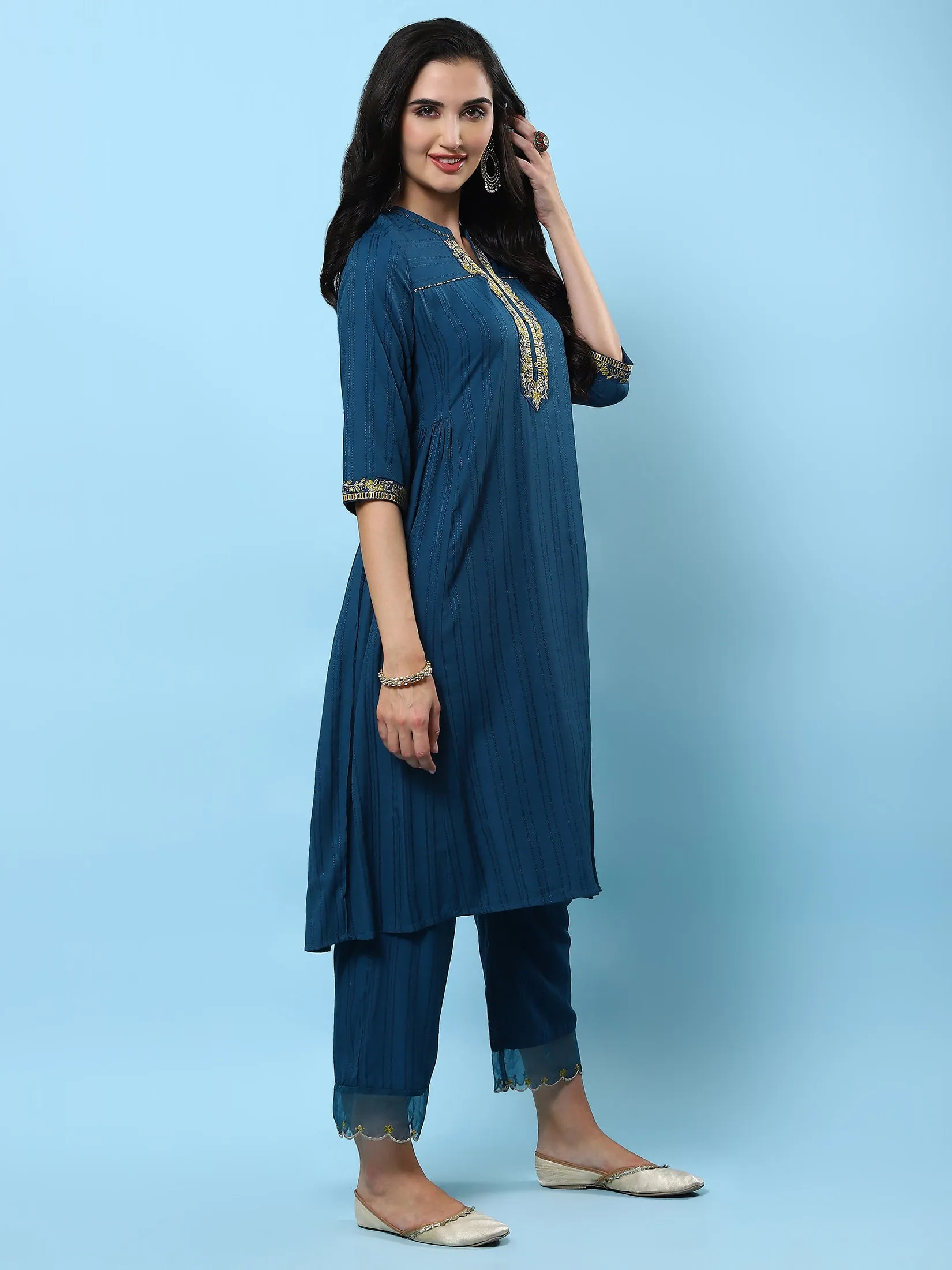 Women Blue Embroidered Kurta With Comfort Pant